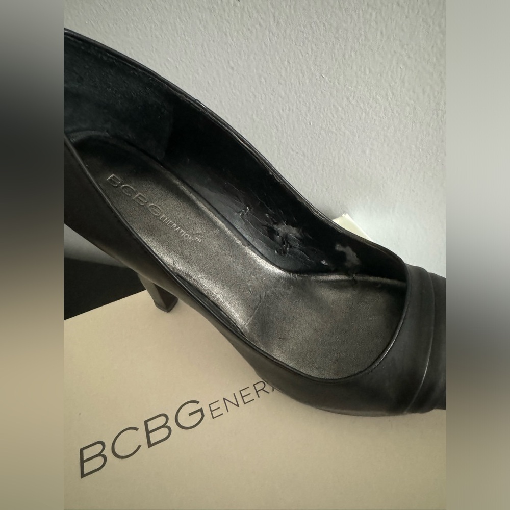 Size 9 BCBG heels